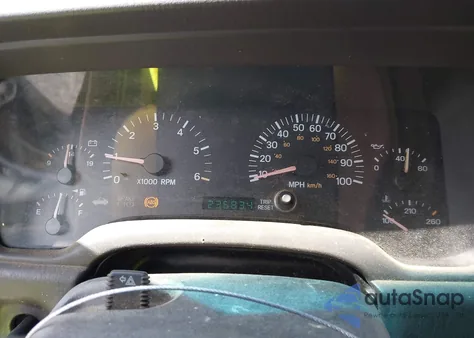 2000 Jeep Cherokee Sport z USA, uszkodzony, nr VIN 1J4FF48S2YL166255